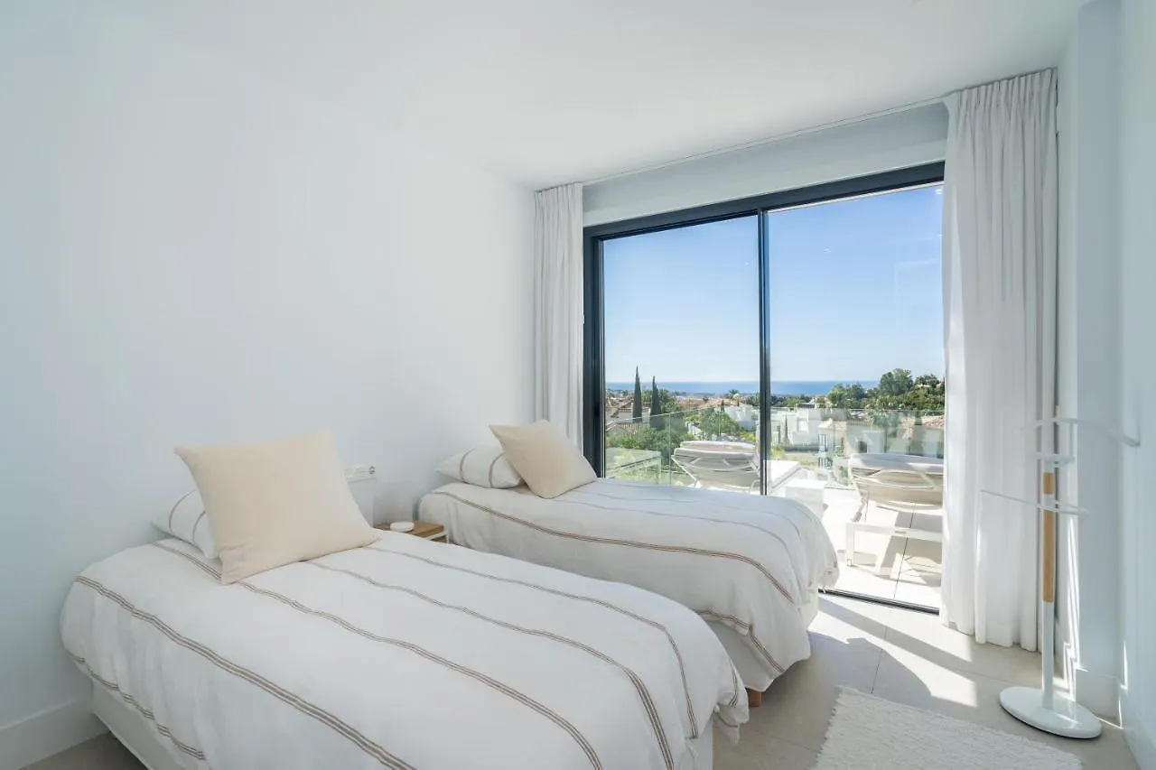 Aqualina 3 Bedrooms Benahavís 0*,  España